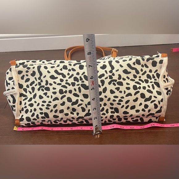 guc street level Black & White Tote Bag animal print adjustable straps & pouch - Picture 13 of 13